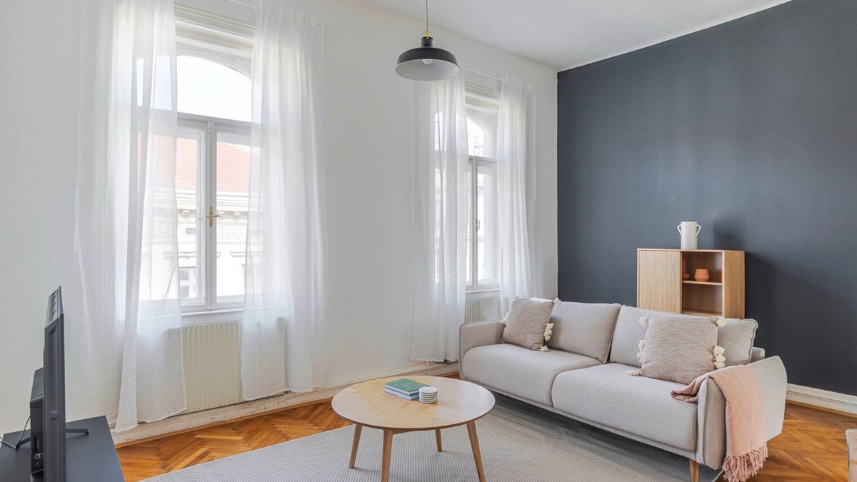 Mariahilf Apartment | Blueground | Mariahilf, washer/dryer, nr Naschmarkt