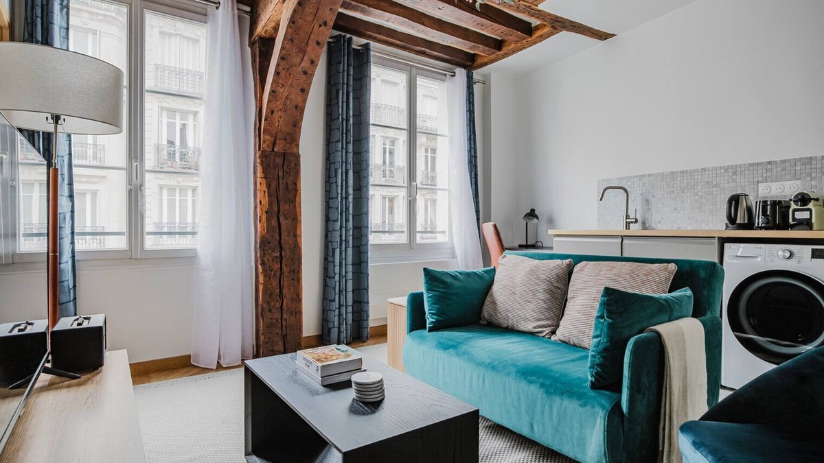 Notre Dame Apartment | Blueground | Odéon, washer, nr Notre-Dame