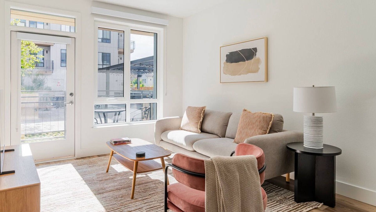 Pleasant Hill Apartment | Blueground | Pleasant Hill, balcony, nr Park