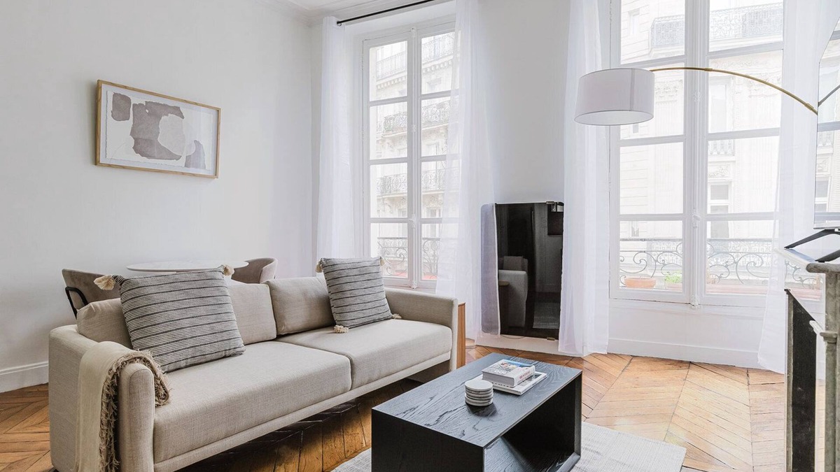 Quartier de la Monnaie Apartment | Blueground | Porte Dauphine, elev, nr metro