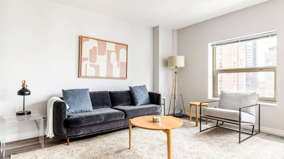 Rush and Division Apartment | Blueground | Rush & Division, fitness center, nr Lincoln Park
