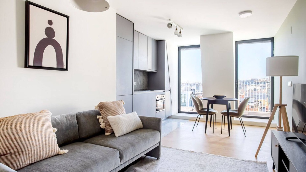Sao Jorge de Arroios Apartment | Blueground | Saldanha, furnished, full kitchen