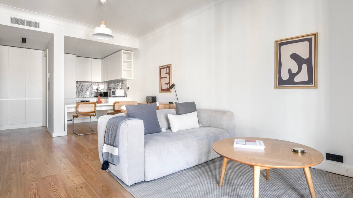 Sao Jorge de Arroios Apartment | Blueground | Saldanha, pool & gym