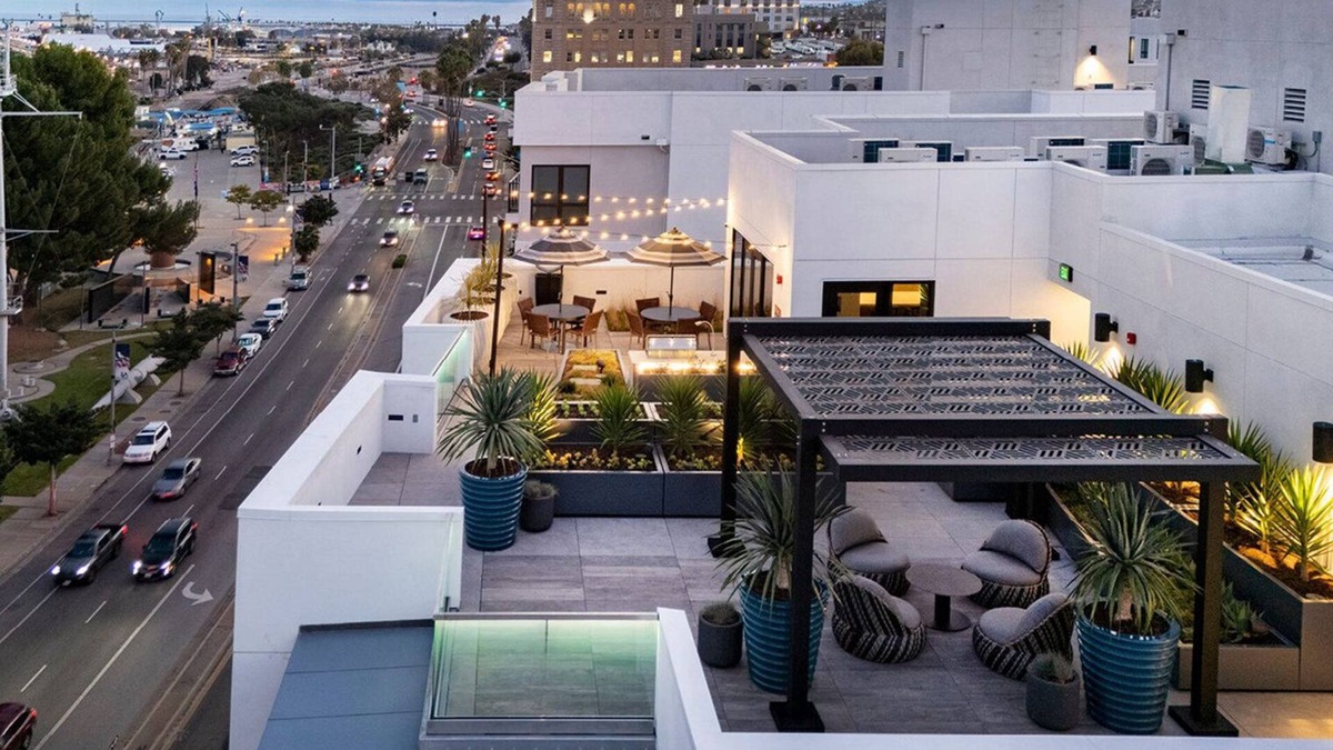 Central San Pedro Apartment | Blueground | San Pedro, AC, balcony, nr USS Iowa