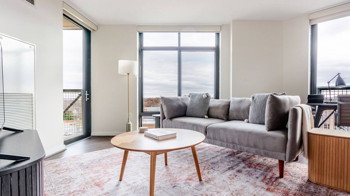 Clarendon Apartment | Blueground | Virginia Sq, pool & w/d, nr parks