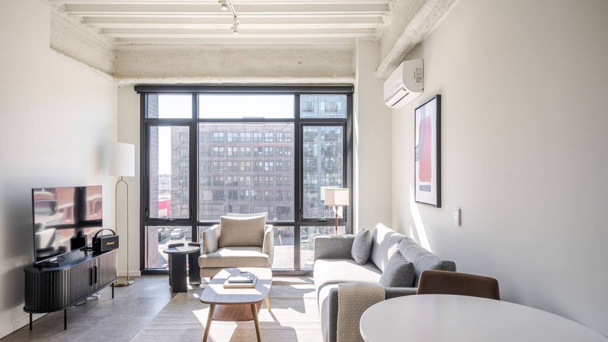 Near West Side Apartment | Blueground | West Loop, rooftop, nr Union Park