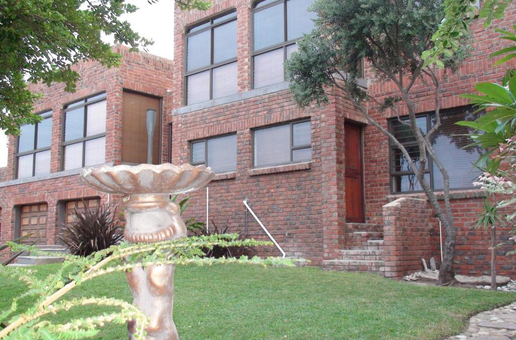 Bluewater Bay House | Bluewater Beach Accommodation