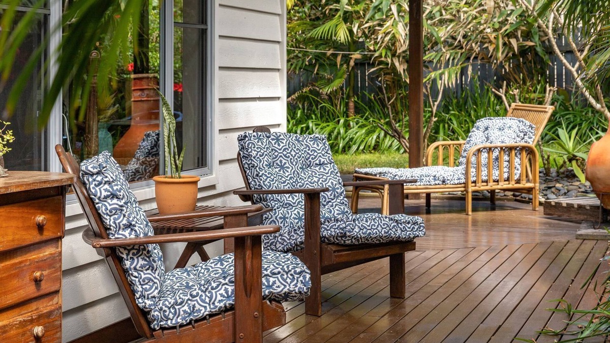 Blueys Beach Apartment | Blueys @ Blueys unwind and relax in this Balinese style gem