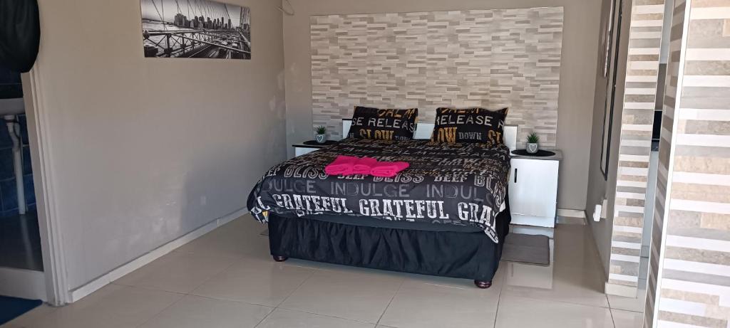 Bluff Apartment | Bluff Marine Drive Self Catering Cottage A