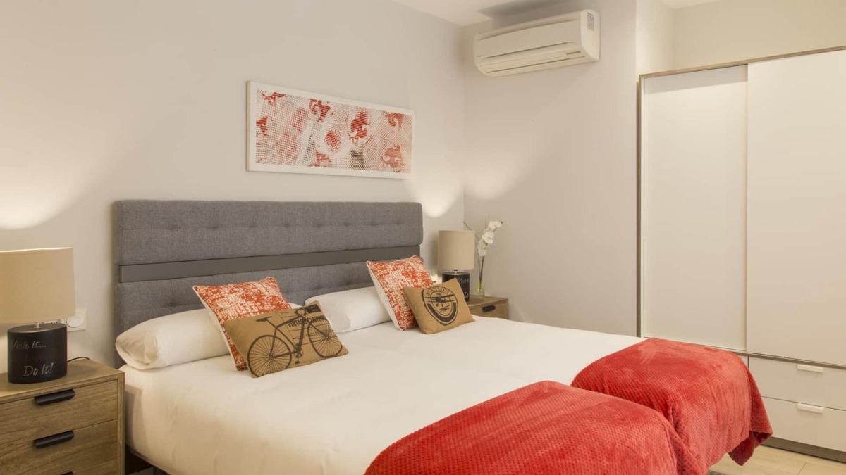 Abando Apartment | BMA5 by Forever Rentals. 3bedroom deluxe apartment with air conditioning. Wifi