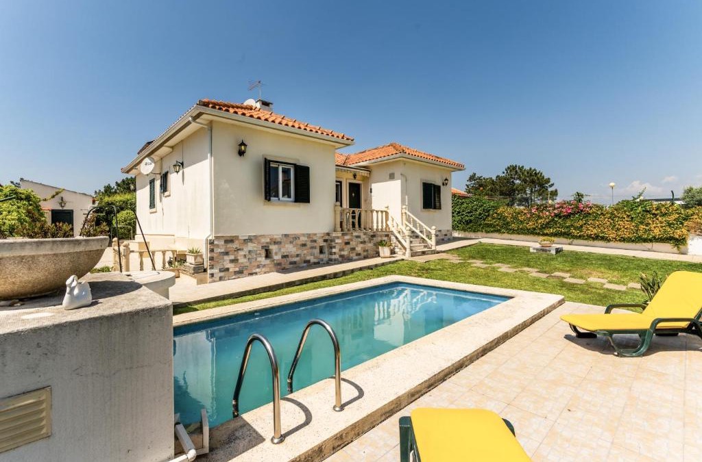 Lagoa de Albufeira Villa | BmyGuest - Lagoa Beach & Pool Villa