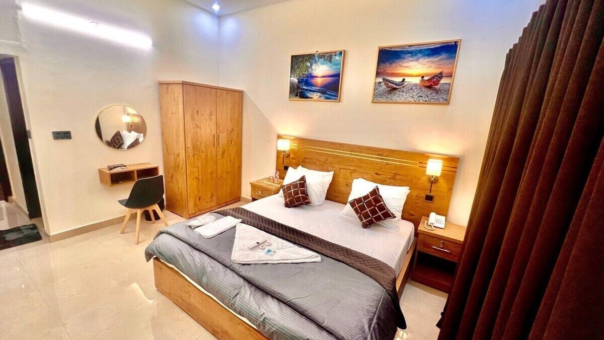 Gulshan-E-Jamal Bed & Breakfast | BNB Royal Galaxy Hotel