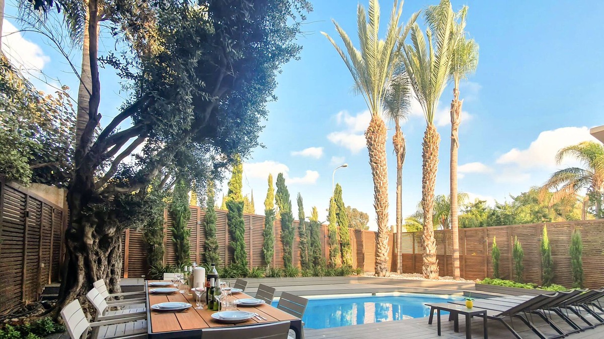 Herzliya Pituach Villa | BnBIsrael apartments - Villa Jasmin, 6BR, Herzliya Pituach