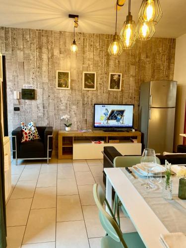 Sesto Calende Apartment | Bnbook Blue River -2 bedrooms and private parking