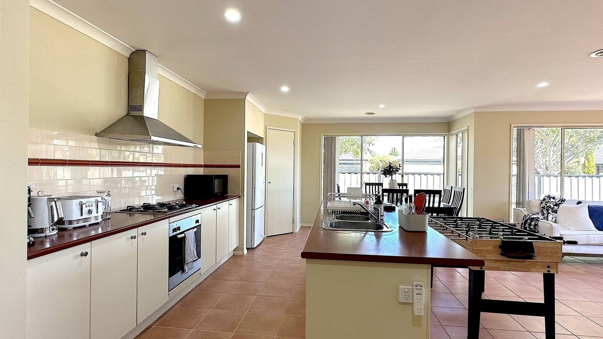 Point Cook Villa | Boardwalk House by GoodLive