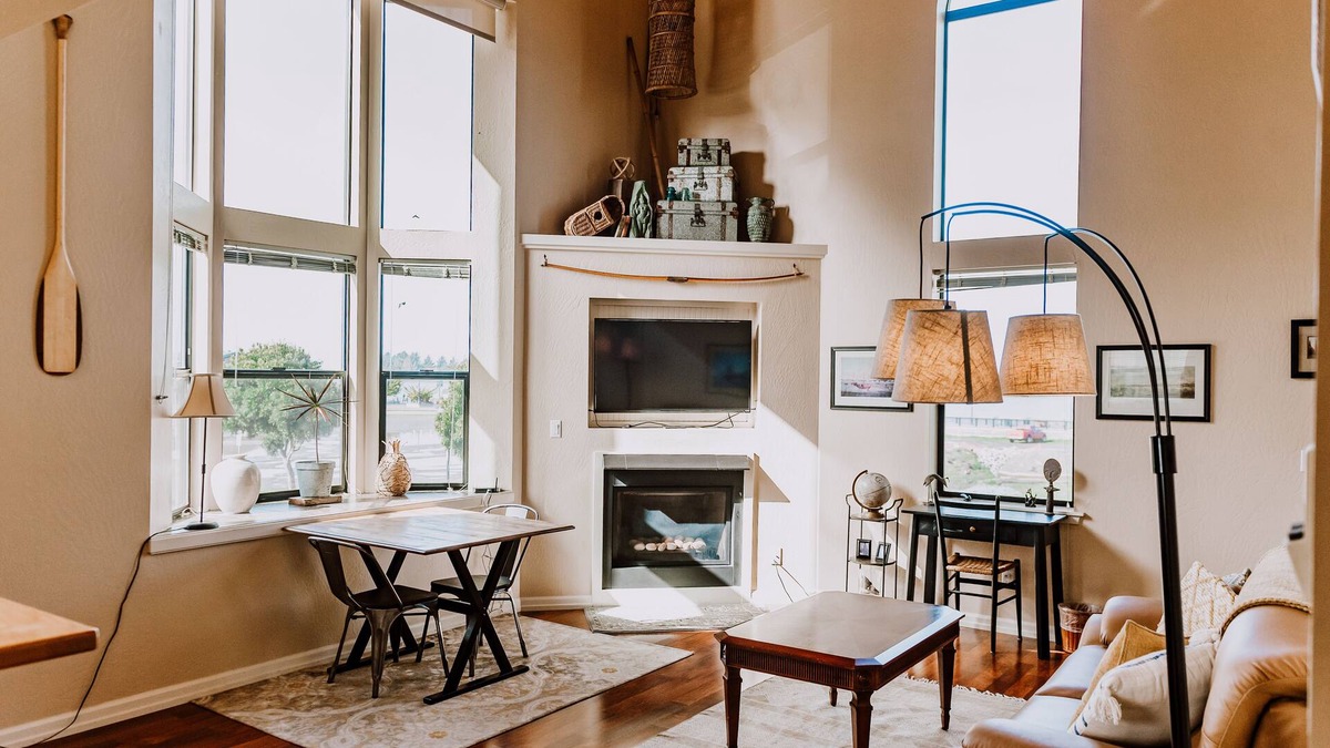 Old Town Eureka House | Boardwalk Loft w/bay view loacated in old town