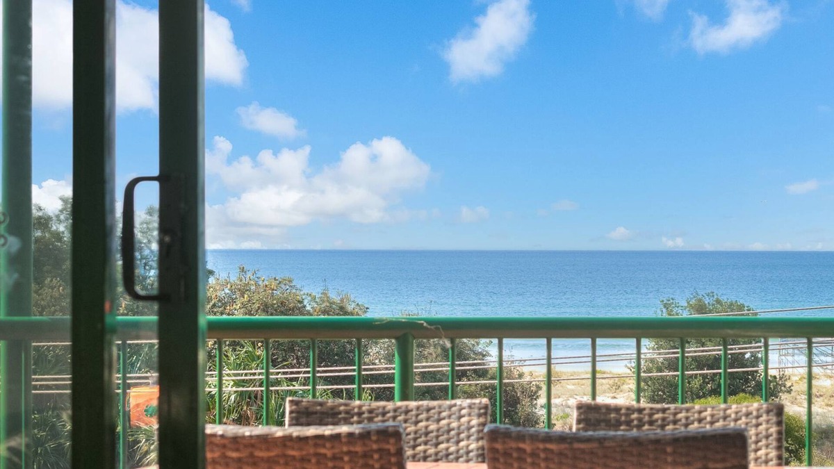 Bilinga Apartment | Boardwalk Pacific 8 - Beachfront Bilinga - Min. 3 Night Stays!