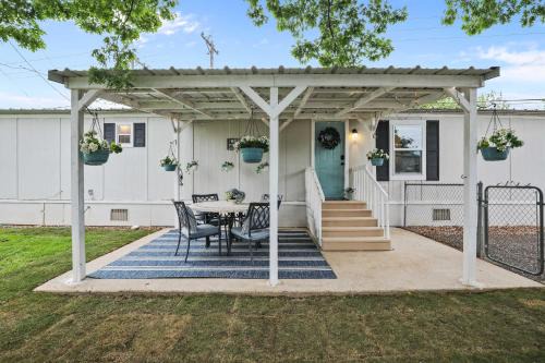 Lake Dallas House | Boat and Fish on Lewisville Lake Pet-Friendly Haven