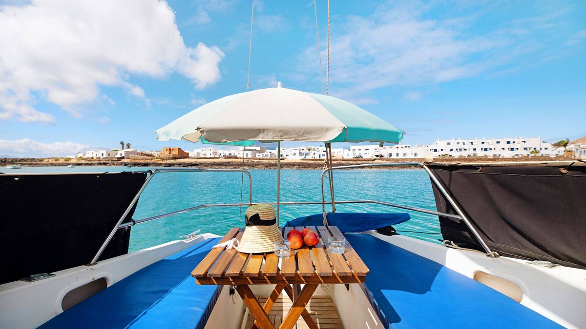 Caleta de Sebo Boat Rental | Boat 'Babieca' with Sea View & Open Deck