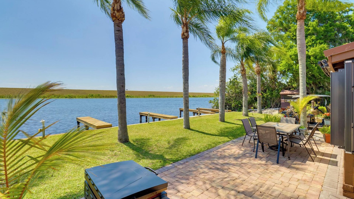 Okeechobee Cabin | Boat, Fish & Swim: Lakefront Cabin in Okeechobee!