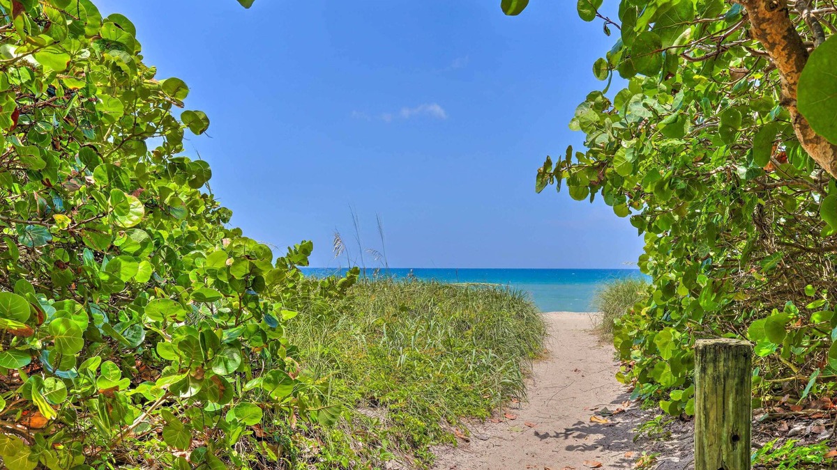 Hutchinson Island South House | Boat Owner's Paradise: Jensen Beach Home w/Dock!