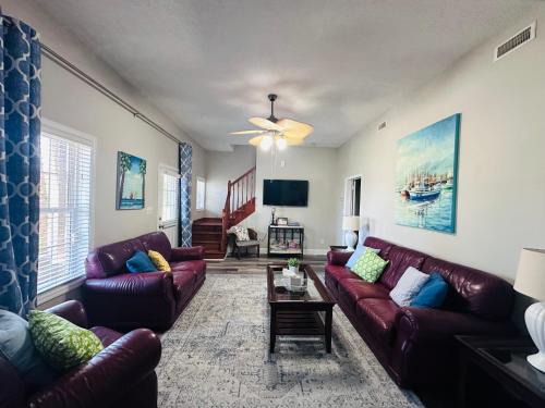 Cedar Point House | Boat & pet friendly