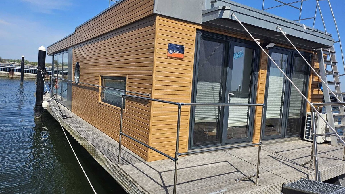 Knieper Nord Boat Rental | Boat 'Tollow' with Sea View, Wi-Fi and Air Conditioning