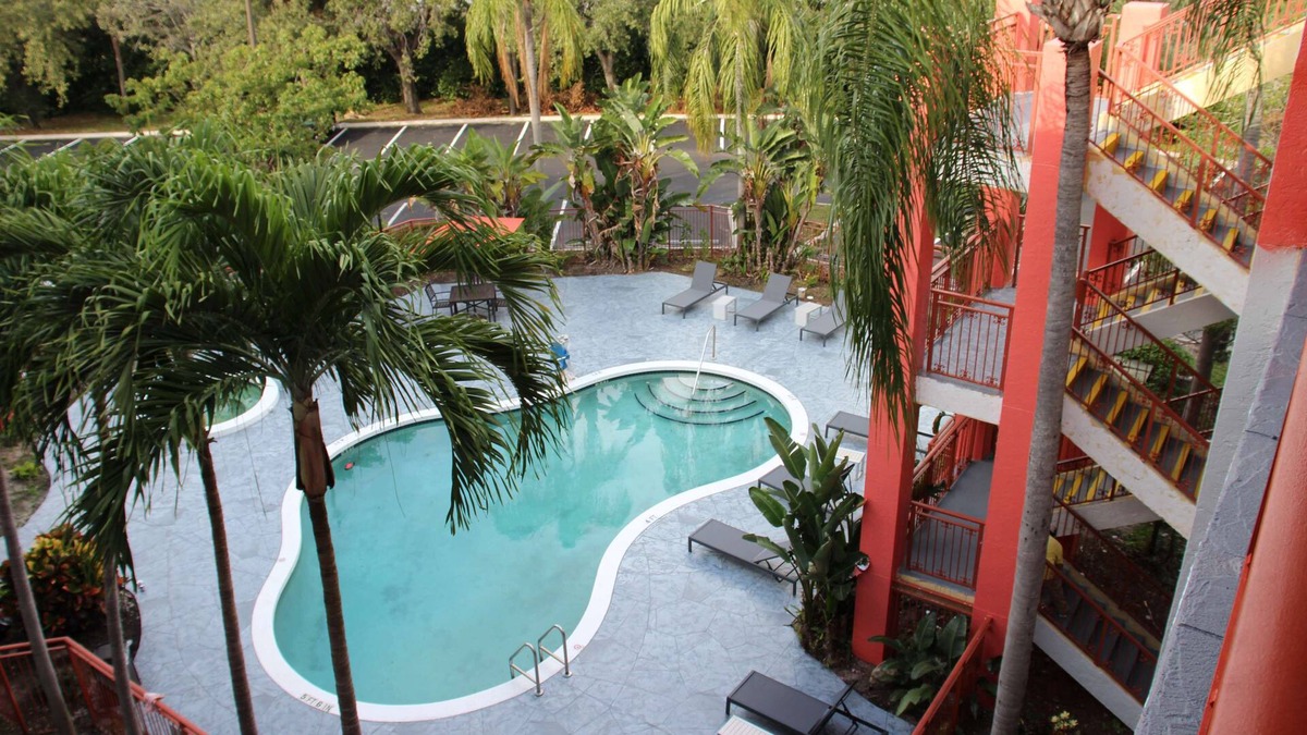 Deerfield Beach Hotel | Boca Suites Deerfield Beach, SureStay Collection by BW