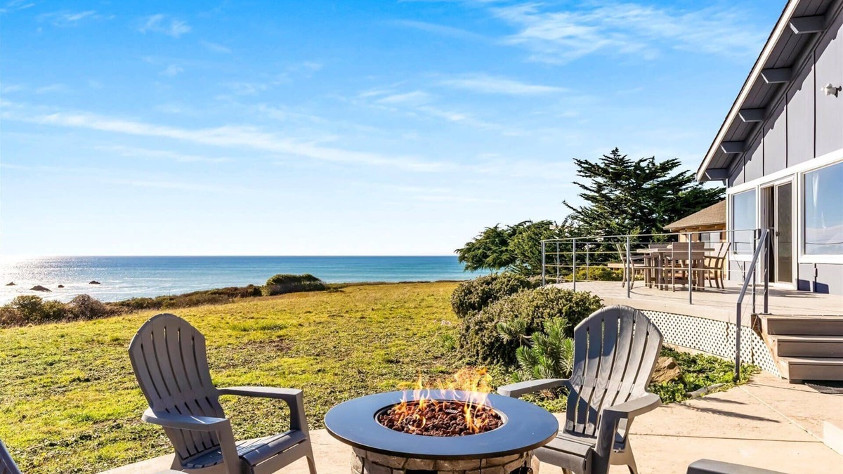 Sereno del Mar House | BodegaBayBeachHome~FUN Coastal Family Retreat-BeautifulViews!PoolTable&Lounge