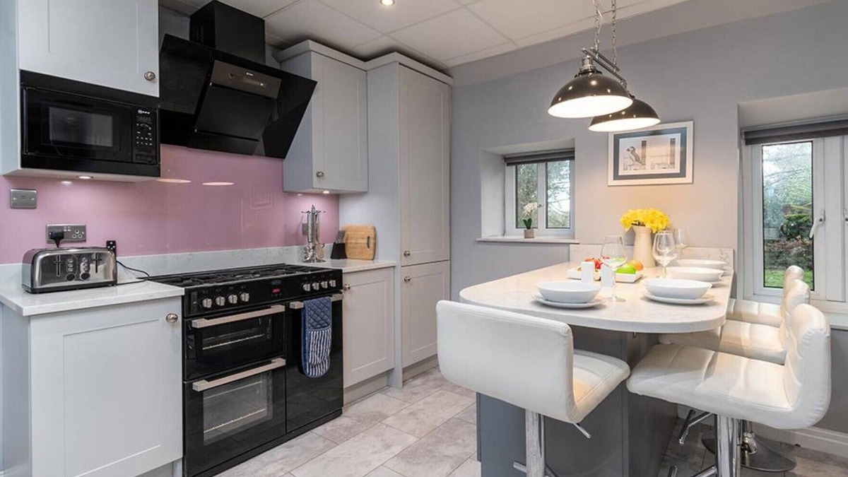 Beaumaris Cottage | Bodfryn Cottage - Three Bedroom Cottage, Sleeps 6