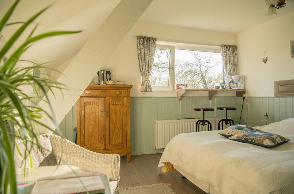 Onstwedde Bed & Breakfast | boerderijkamer Korenbloem