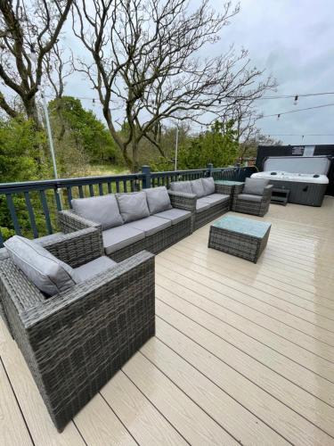 Morpeth Villa | Boggy Creek - lodge with hot tub