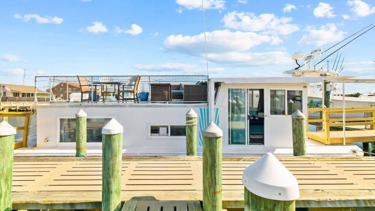 Cedar Point Boat Rental | "BogueLandia" 5 Min from Emerald Isle! 2 Kayaks