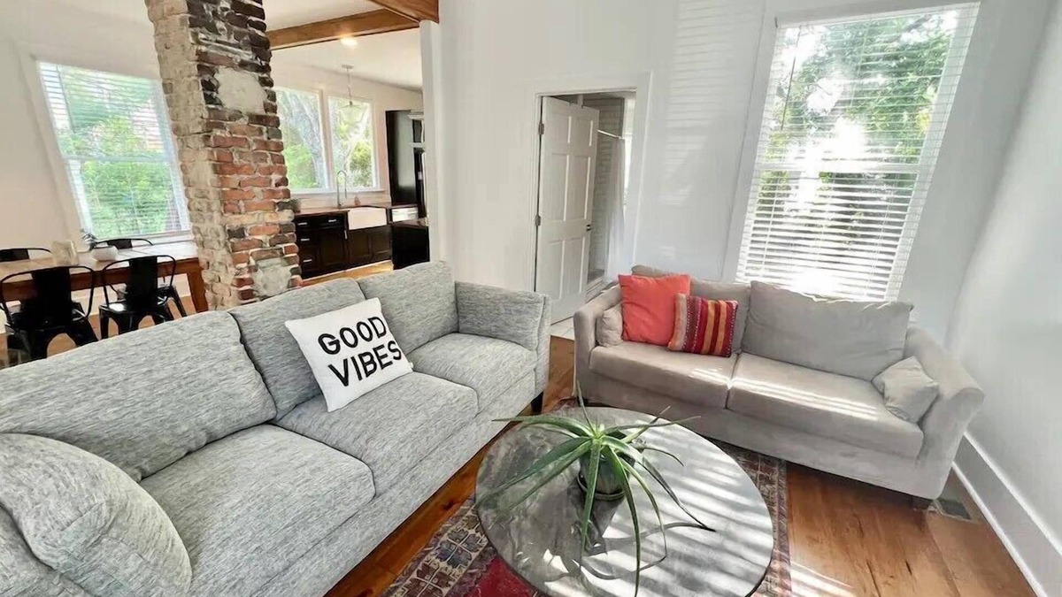 River District House | Boho Bungalow - Downtown - Free Parking