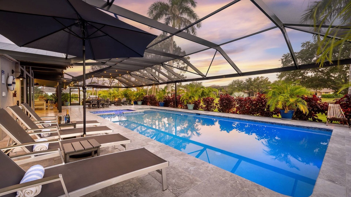 Central Naples House | Boho Chic Estate-40Ft Pool/Spa-Coolest House in Naples!