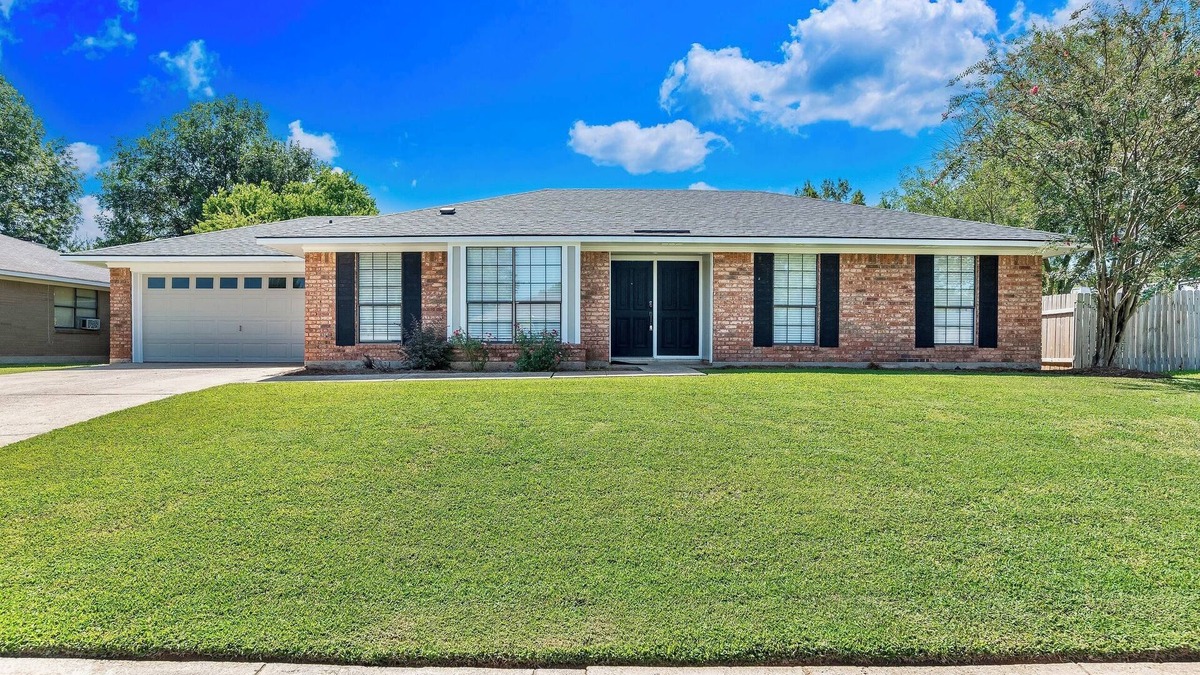 Bossier City House | Boho-chic retreat!