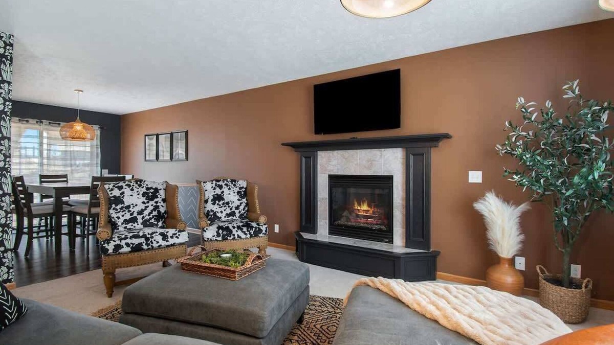 Aksarben - Elmwood Park House | Boho Chic Summary: En