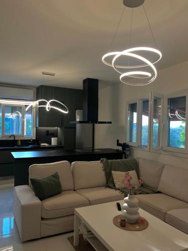 Malakonta Apartment | Boho Escape - Jacuzzi & Sea View