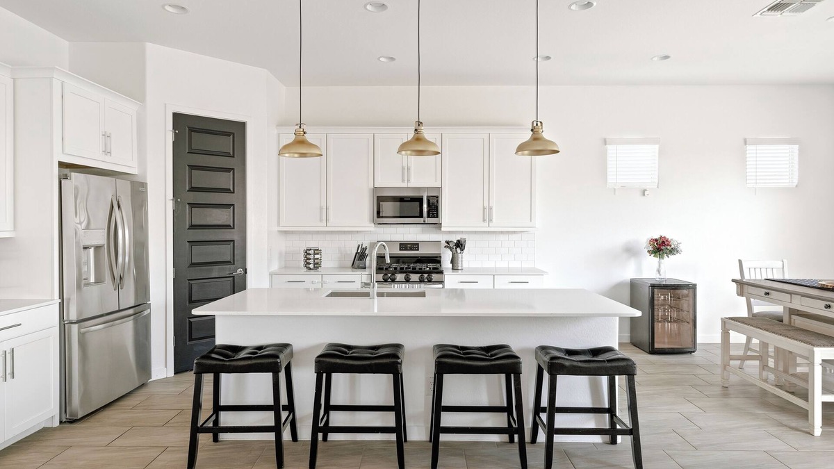 Buckeye House | Boho Haven for 10 I Kid Friendly Luxe Backyard