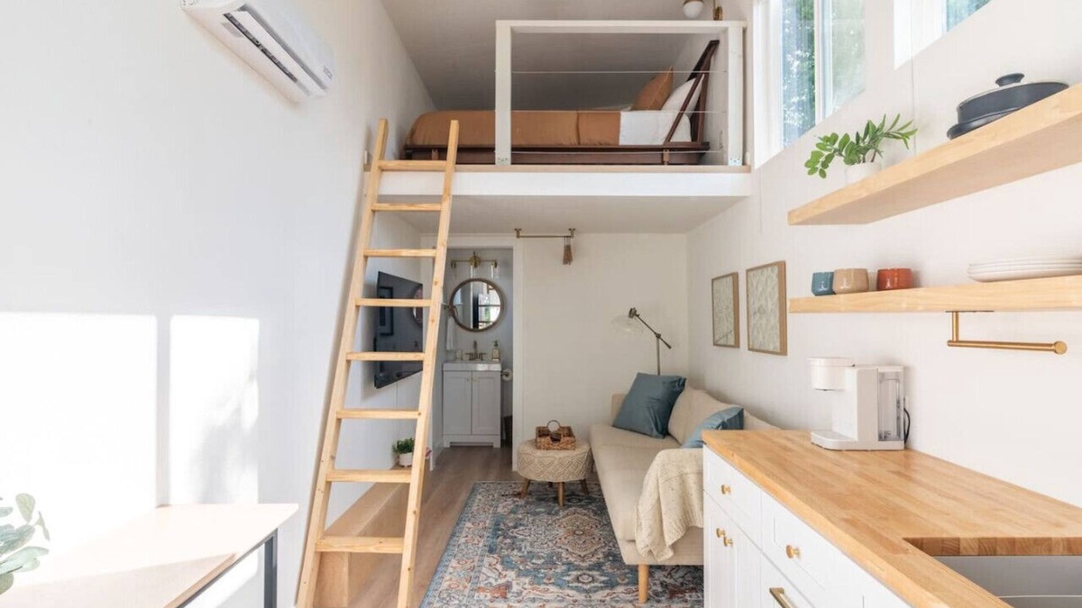 Blackshear-Prospect Hill House | BoHo Tiny Home - Walkable to East Austin’s Best!
