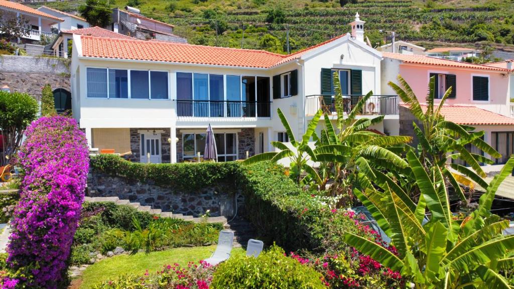 Arco da Calheta House | Bohome Nest by LovelyStay