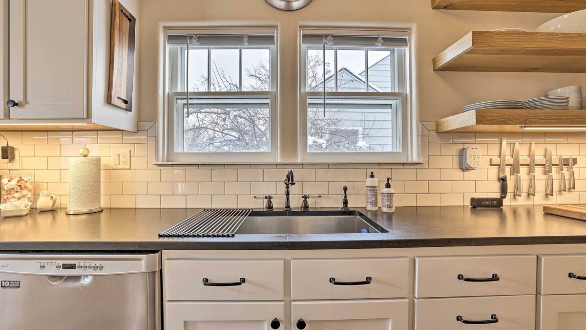 Veterans Park House | Boise Tudor Home w/Game Room < 2 Mi to Downtown!