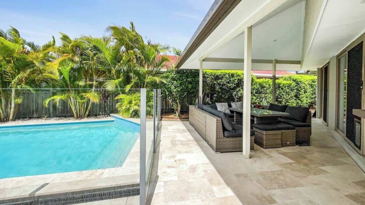 Bokarina House | Bokarina Pool House: Relaxed Coastal Living