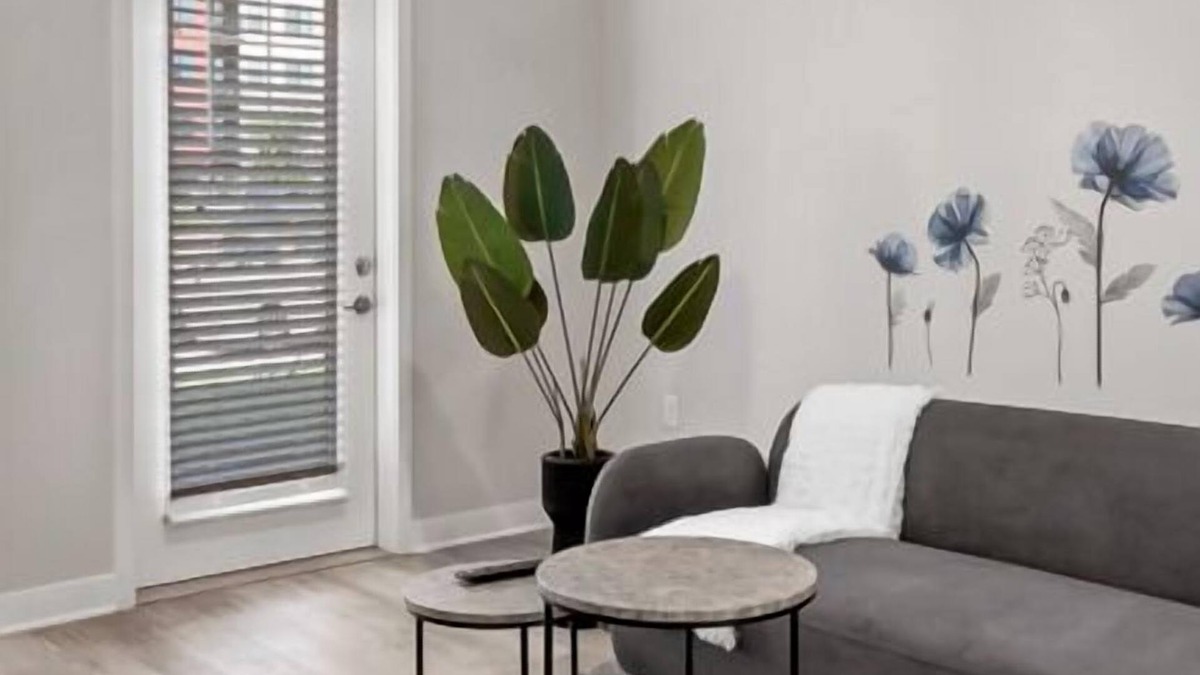 St. Peters Apartment | Bold 2129 I Modern Apartment with Free Parking