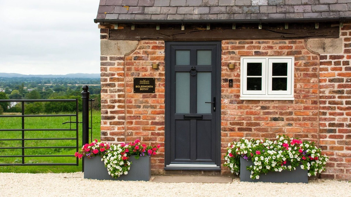 Burwardsley Cottage | Bolesworth Bothy - sleeps 2 guests in 1 bedroom