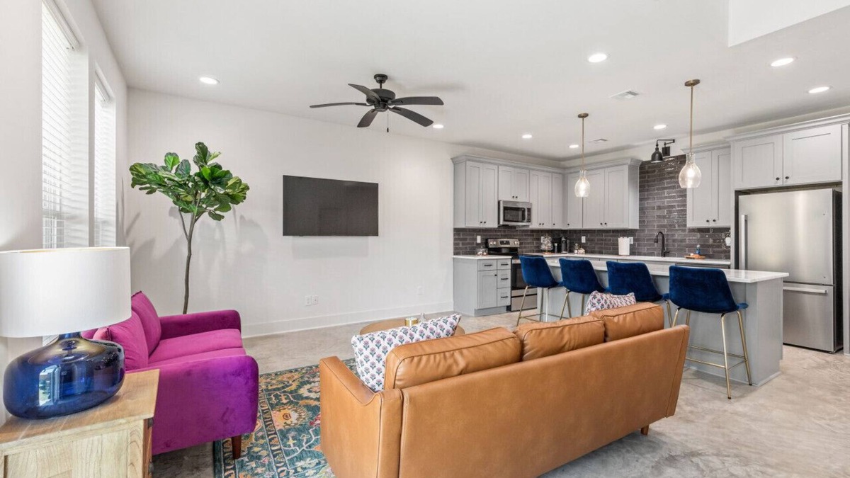 Lafayette House | Bon Temps House*2 KING Beds*Sleeps 6*Book Now!