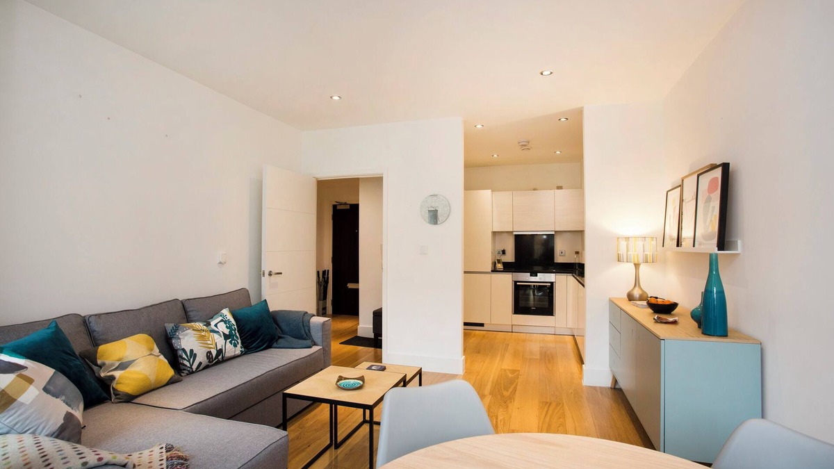 Golborne Apartment | BONCHURCH ROAD, Notting Hill, London. Modern 1 bed,1 bath apartment with patio.