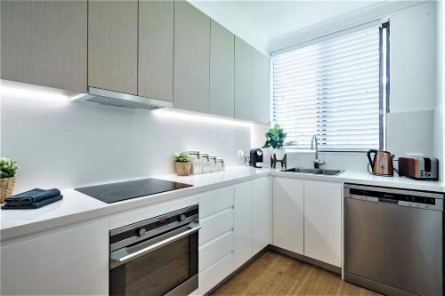 North Bondi Apartment | Bondi Beach Air Con, Parking and Pool