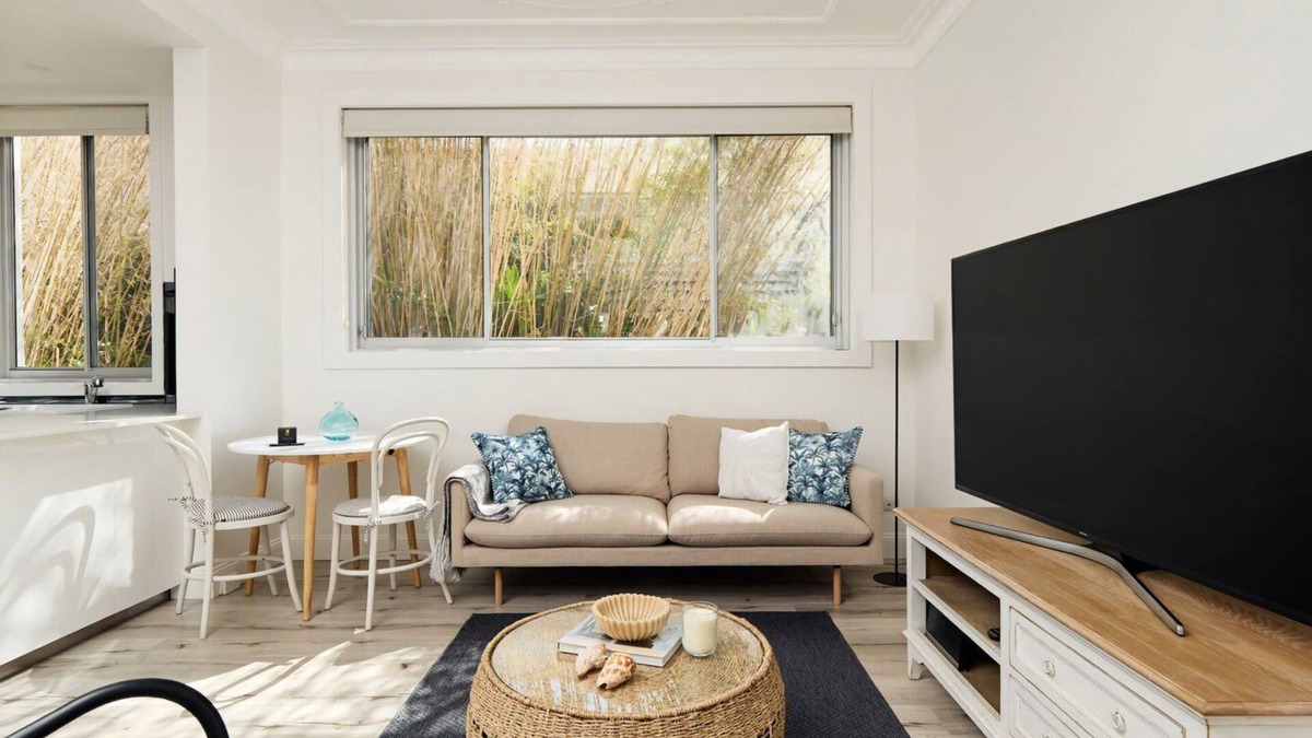 North Bondi Apartment | Bondi Glimmers is an apartment moment from the beach
