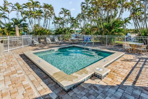 Bonita Shores Hotel | Bonita Beach and Tennis Club